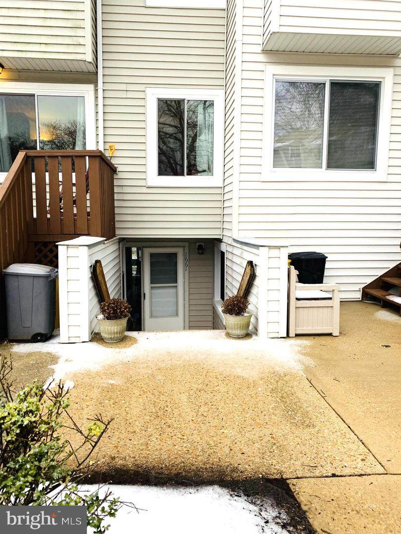 1661 Fendall Court - Photo 1