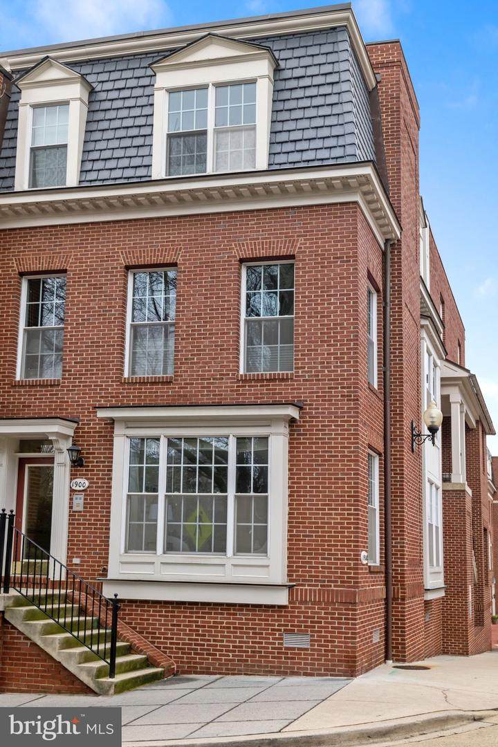1900 Kalorama Place - Photo 1