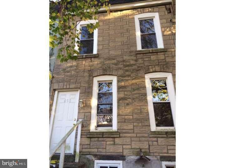 450 Collom Street - Photo 1