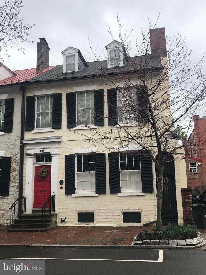 608 Cameron Street - Photo 1