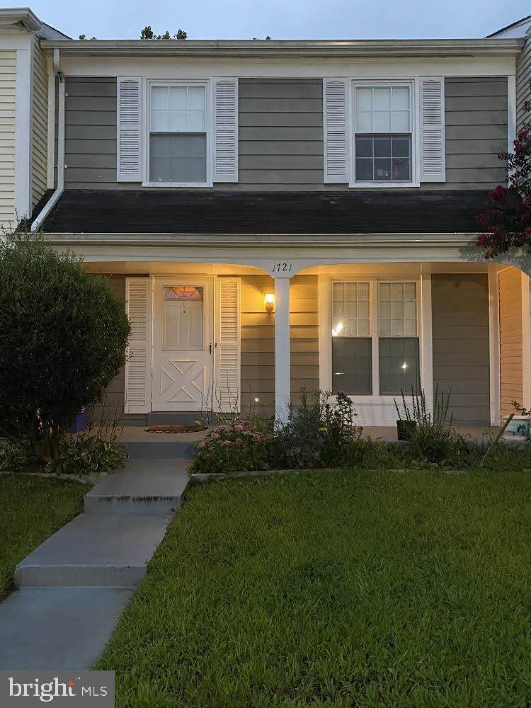 1721 Featherwood Street - Photo 1