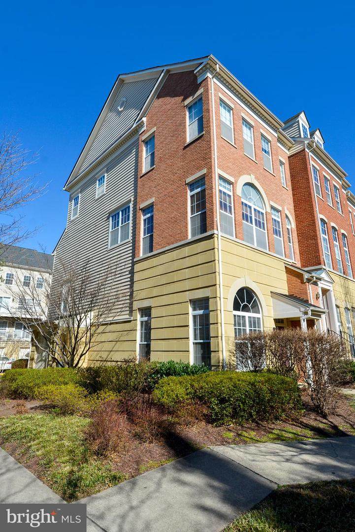12081 Trumbull Way - Photo 1