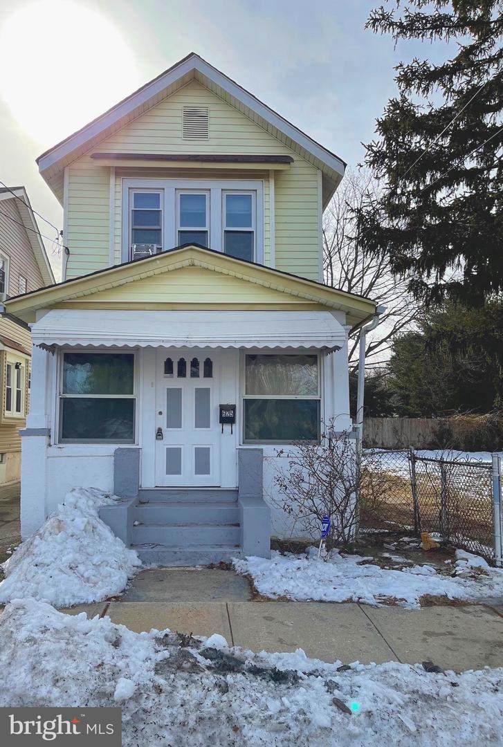 625 Norway Avenue - Photo 1
