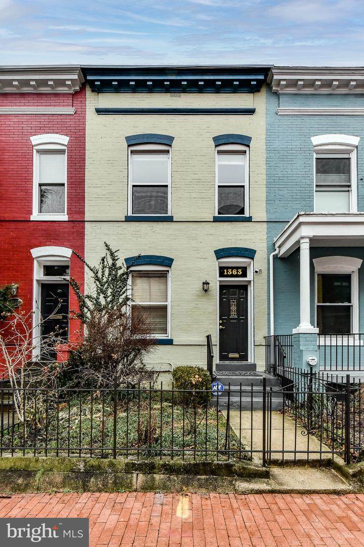 1363 E Street - Photo 1