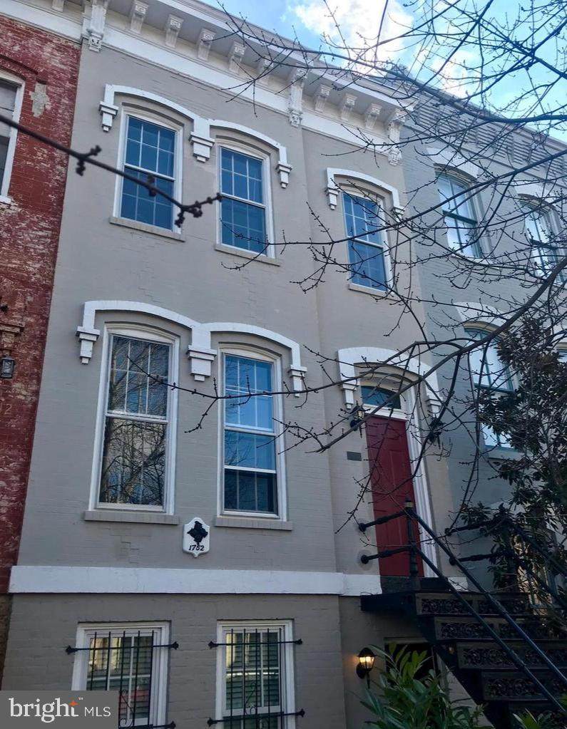 114 4TH Street - Photo 1