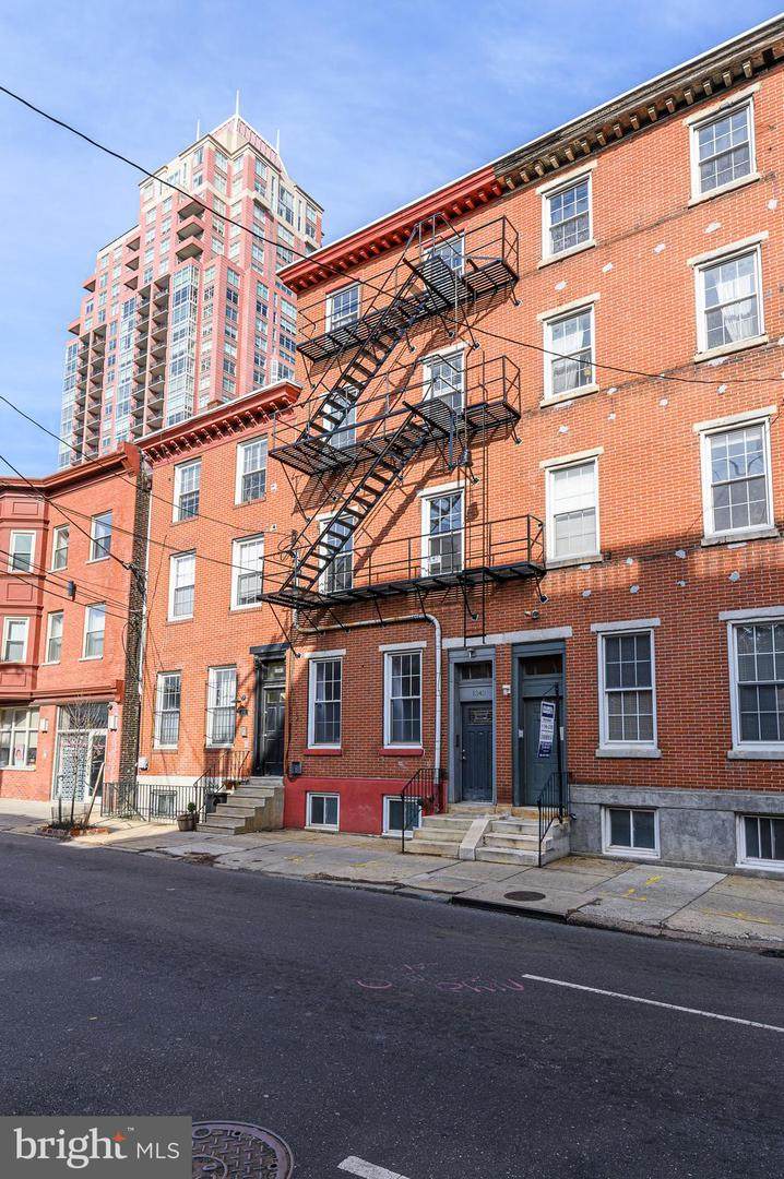 1343 Lombard Street - Photo 1