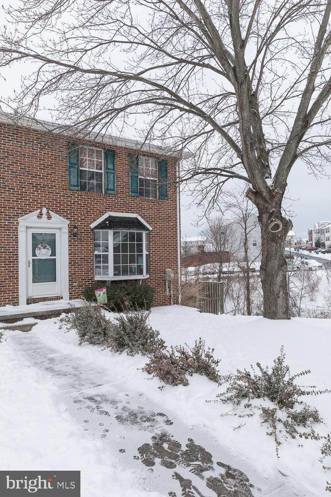 231 Willowbrook Court - Photo 1