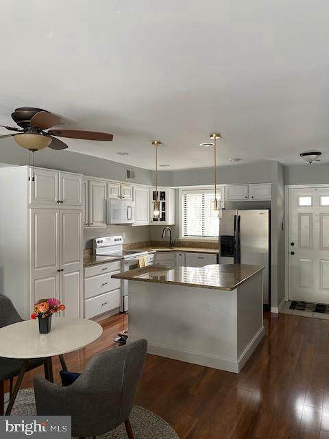 10 Hatters Court - Photo 1