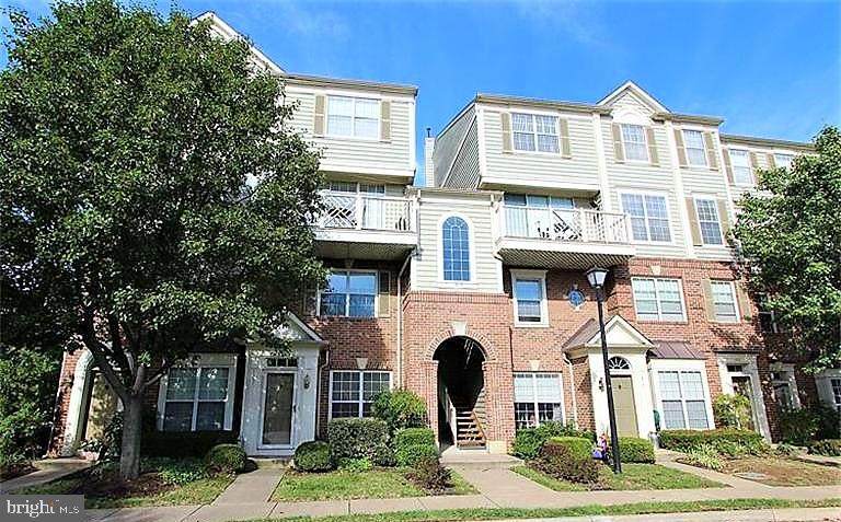 1819 Kenwood Avenue - Photo 1
