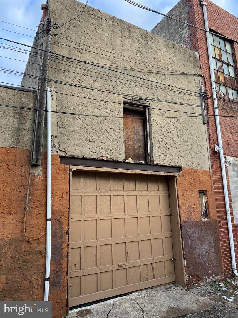 1331 Percy Street - Photo 1