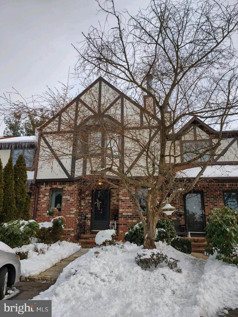 5 Tudor Court - Photo 1
