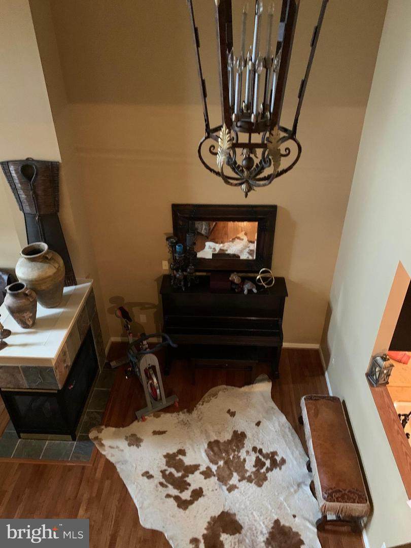 235 Teapot Court - Photo 1