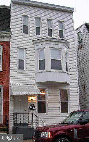 634 King Street - Photo 1