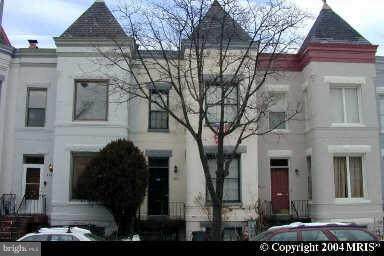 328 F Street - Photo 1