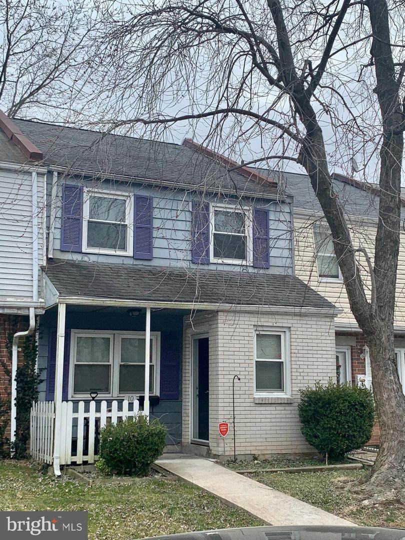 10 Patrick Henry Court - Photo 1