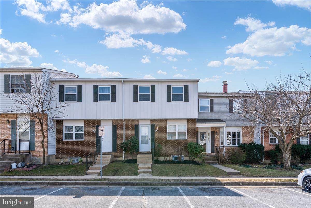 473 Kenilworth Court - Photo 1