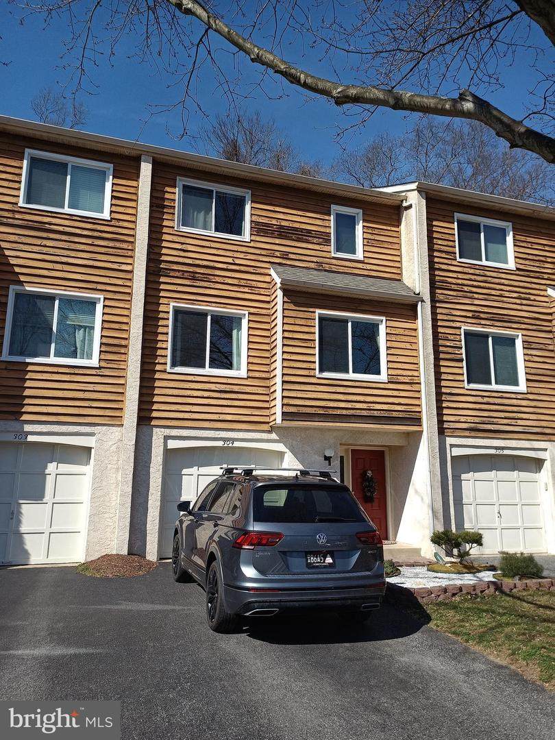 304 Southpoint Drive - Photo 1