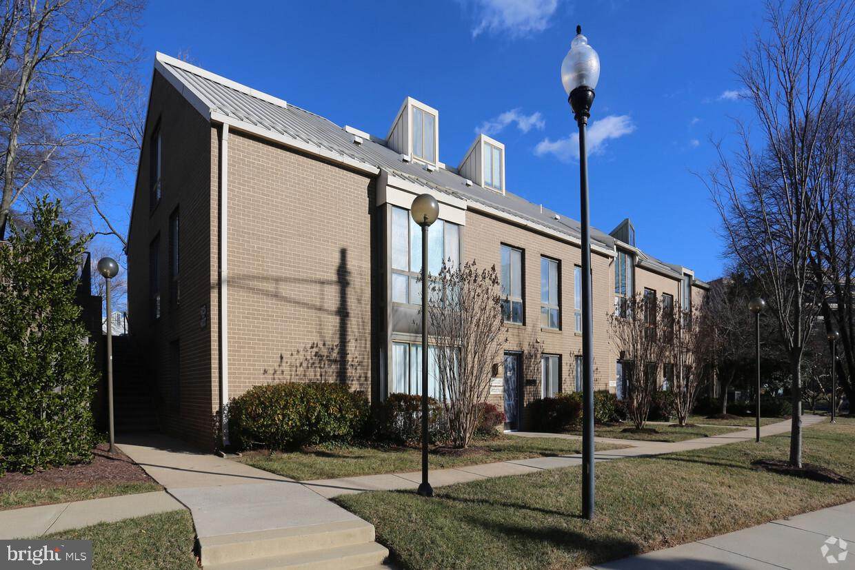 6157 Executive Boulevard - Photo 1
