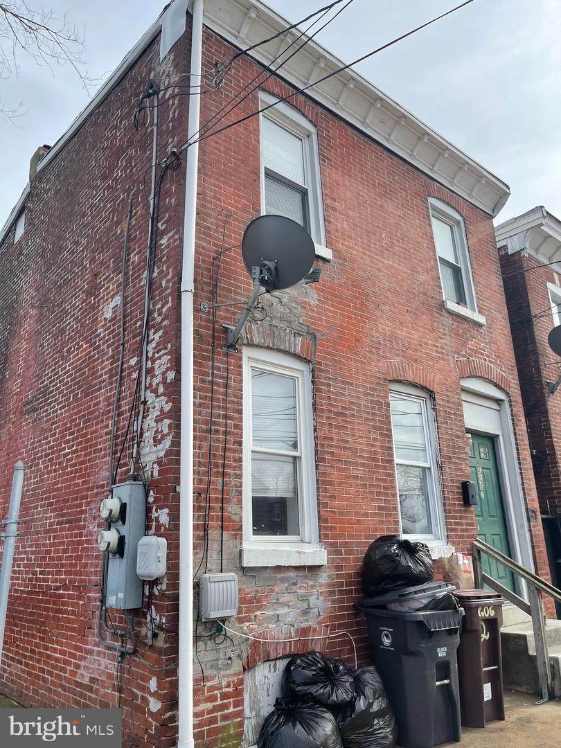 606 Claymont Street - Photo 1