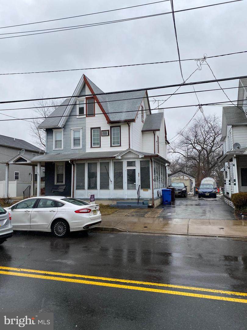 609 Bridgeboro Street - Photo 1