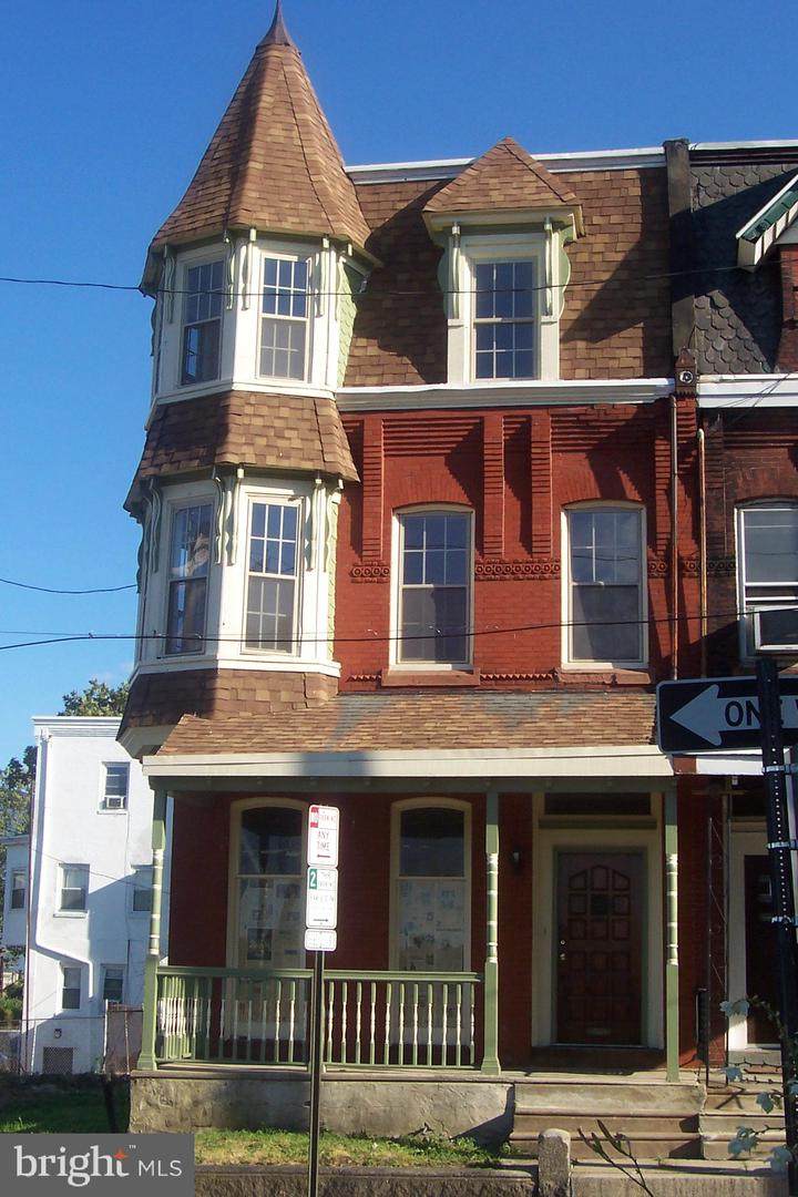 3100 Mount Vernon Street - Photo 1