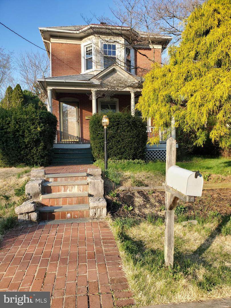 1004 Spring Avenue - Photo 1