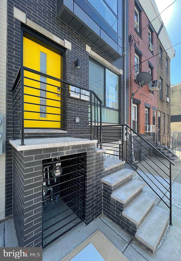 2535 Howard Street - Photo 1