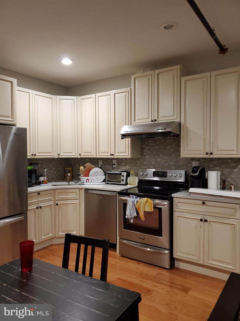 1342 Lombard Street - Photo 1