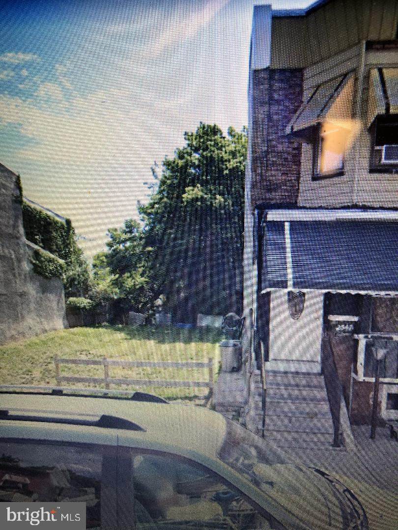 2549 28TH Street - Photo 1