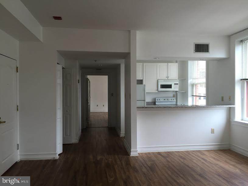 204 17TH Street - Photo 1