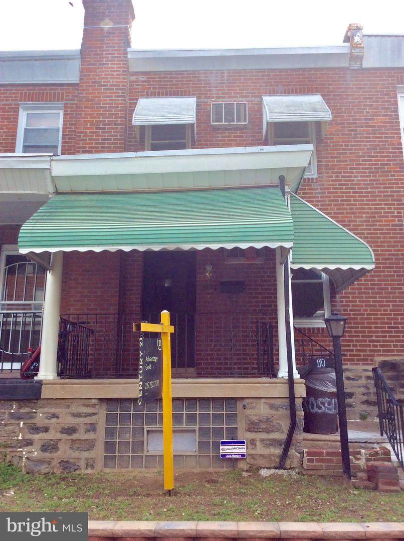110 Roselyn Street - Photo 1