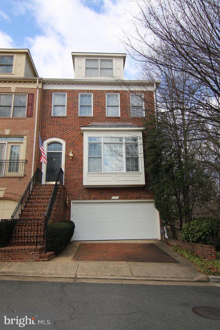 2223 Oak Court - Photo 1