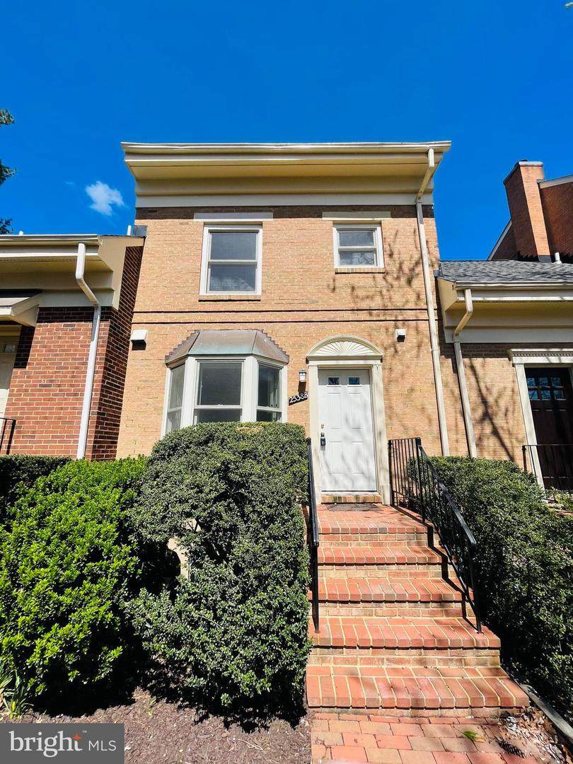 2538 Fairfax Drive - Photo 1