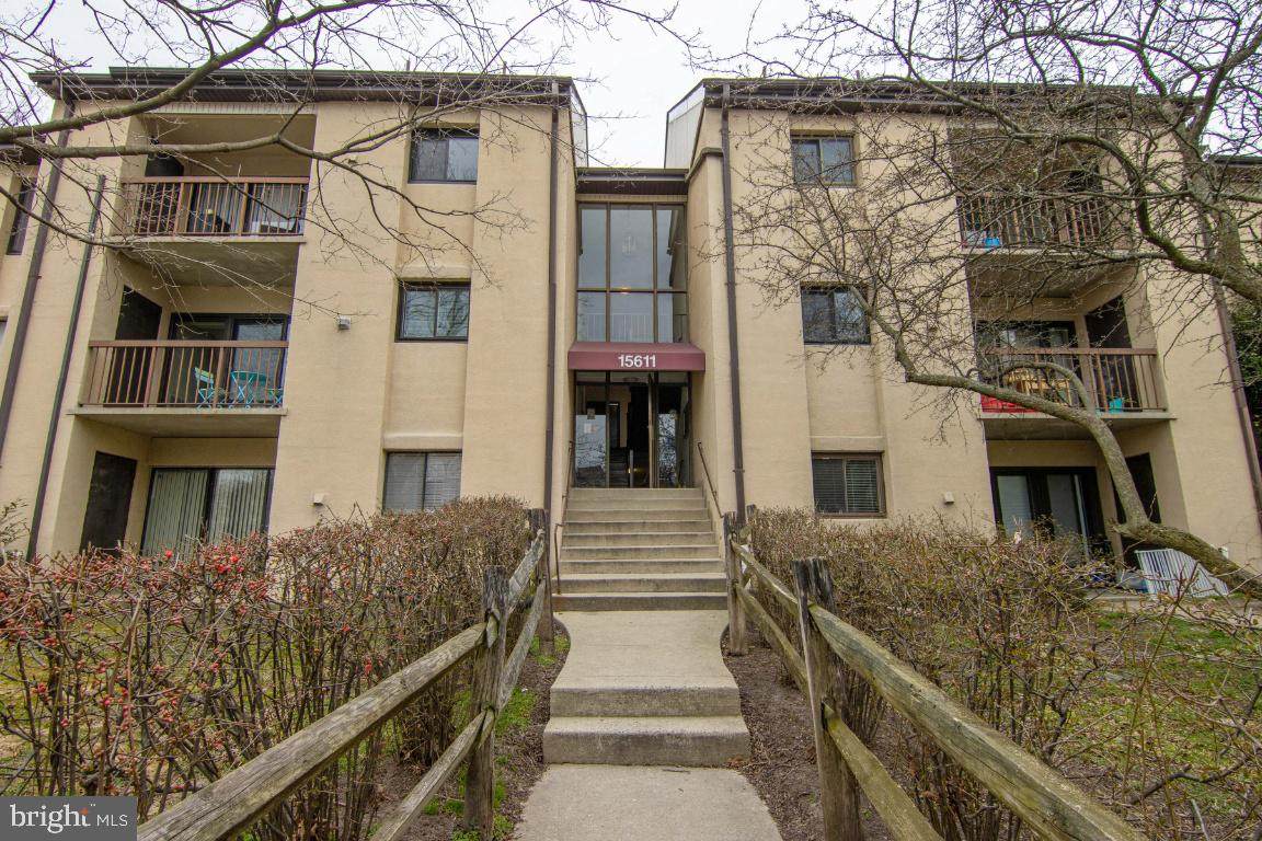 15611 Dorset Road - Photo 1