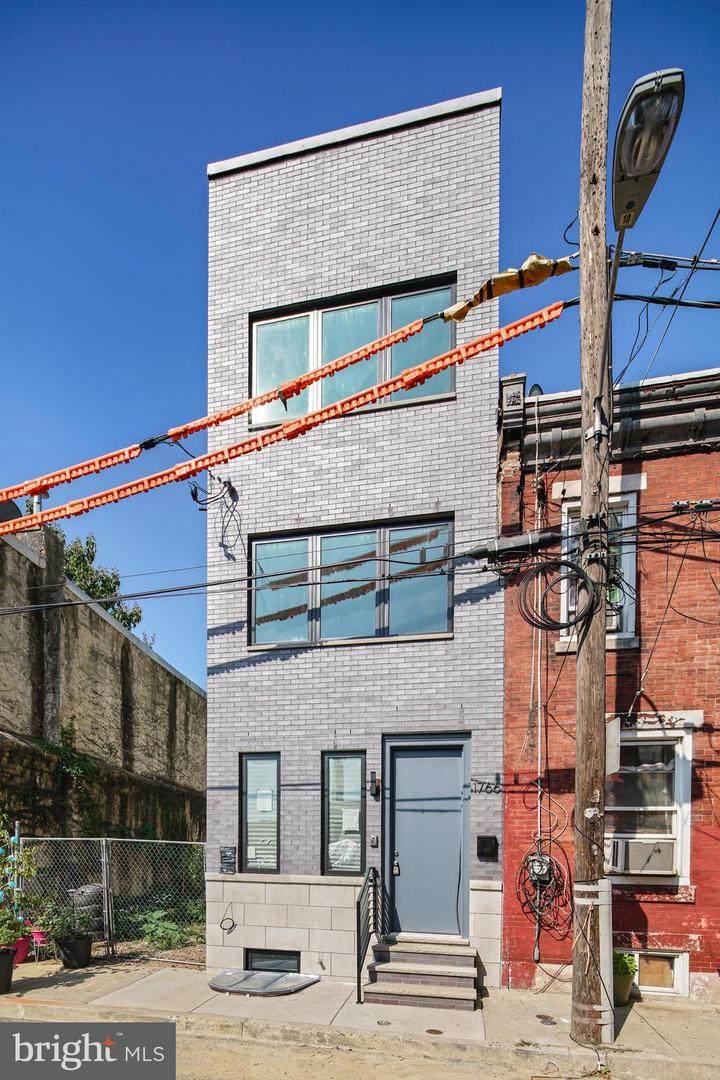 1764 Waterloo Street - Photo 1