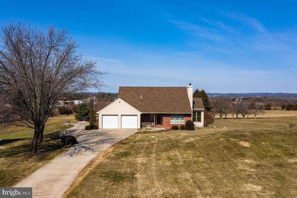 1434 Campbell Road - Photo 1