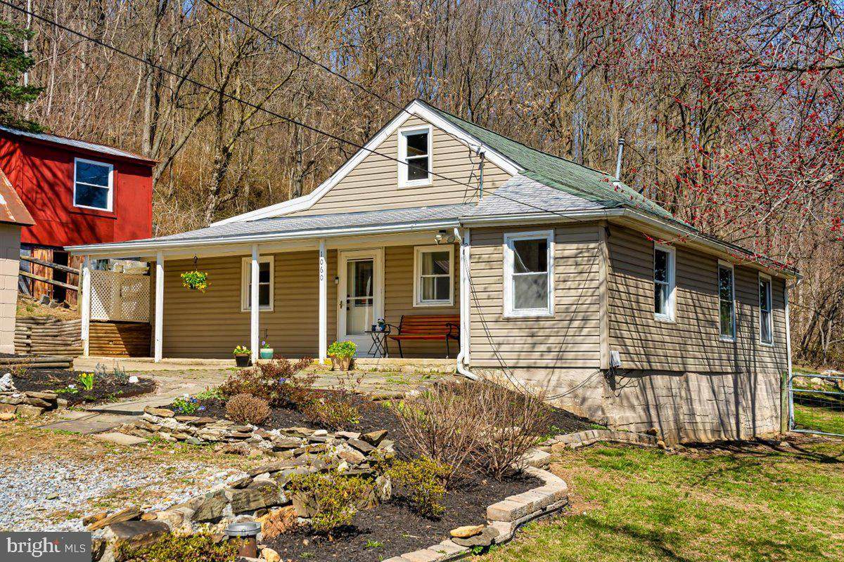 1060 Arnoldtown Road - Photo 1