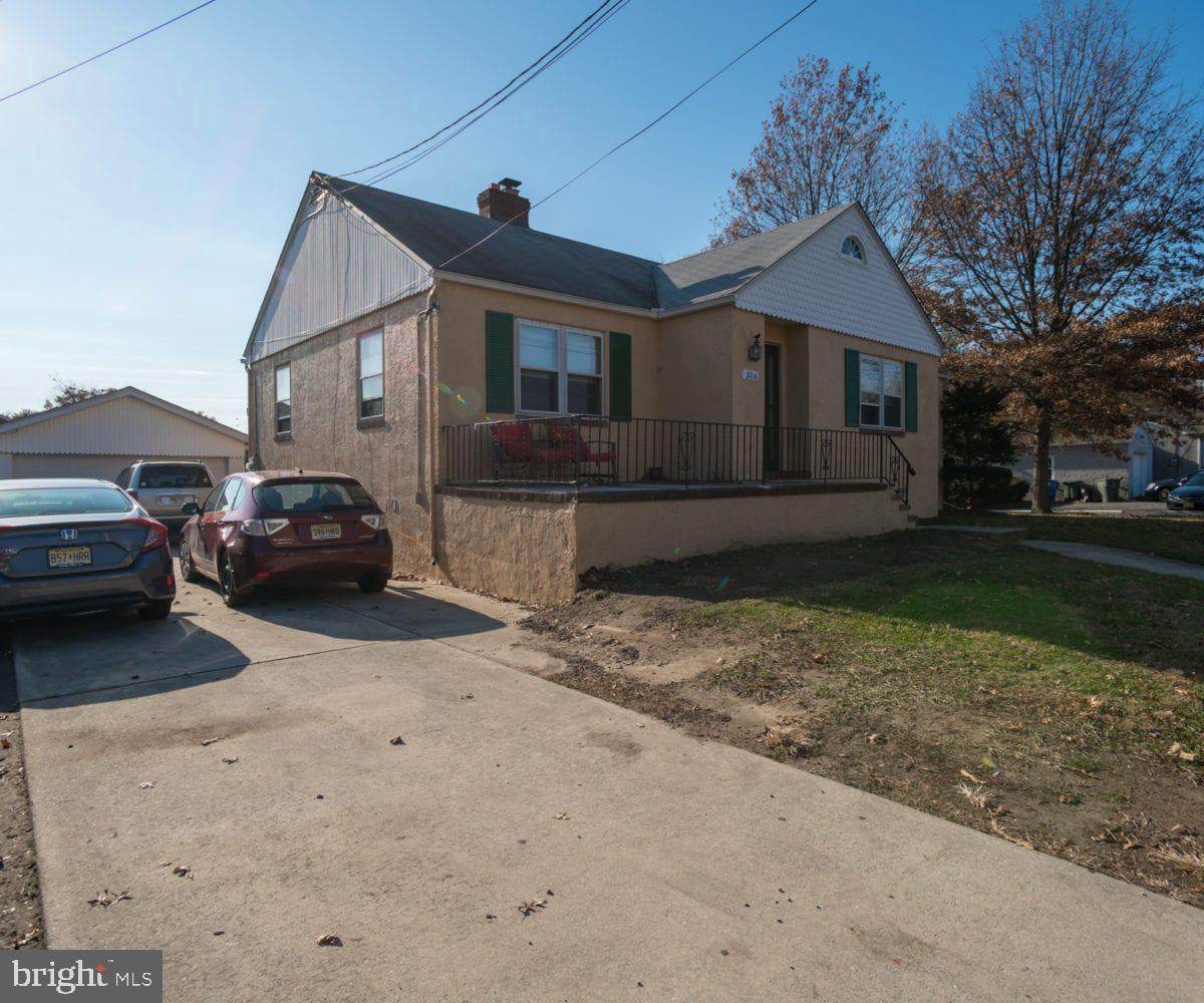316 Victoria Avenue - Photo 1