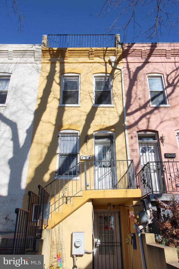 709 Euclid Street - Photo 1