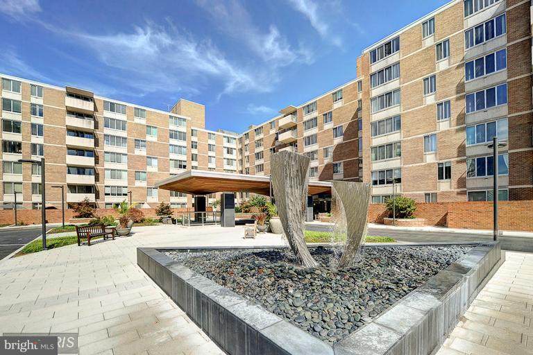 2939 Van Ness Street - Photo 1