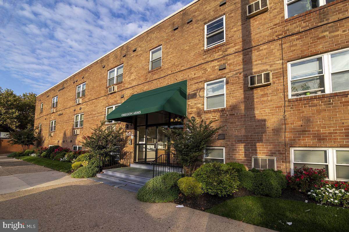 1835 Johnston Street - Photo 1