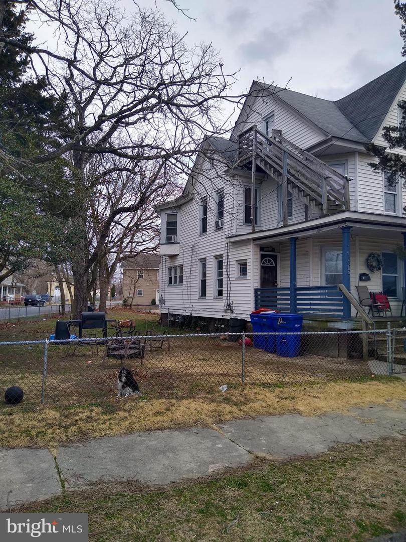 205 4TH Street - Photo 1