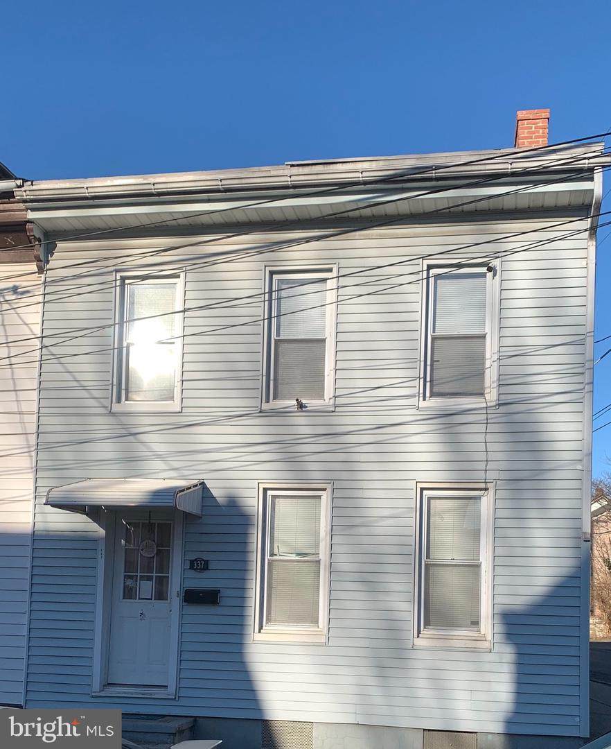 337 11TH Street - Photo 1