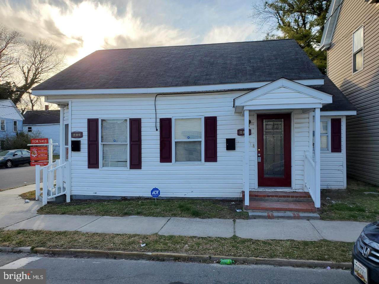 411 Pine Street - Photo 1