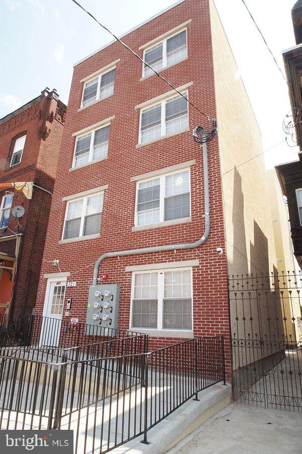321 40TH Street - Photo 1