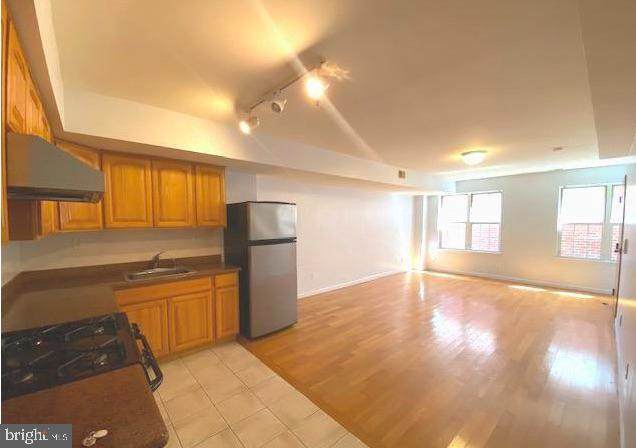 459 12TH Street - Photo 1
