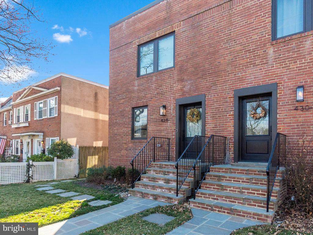 428 Henry Street - Photo 1