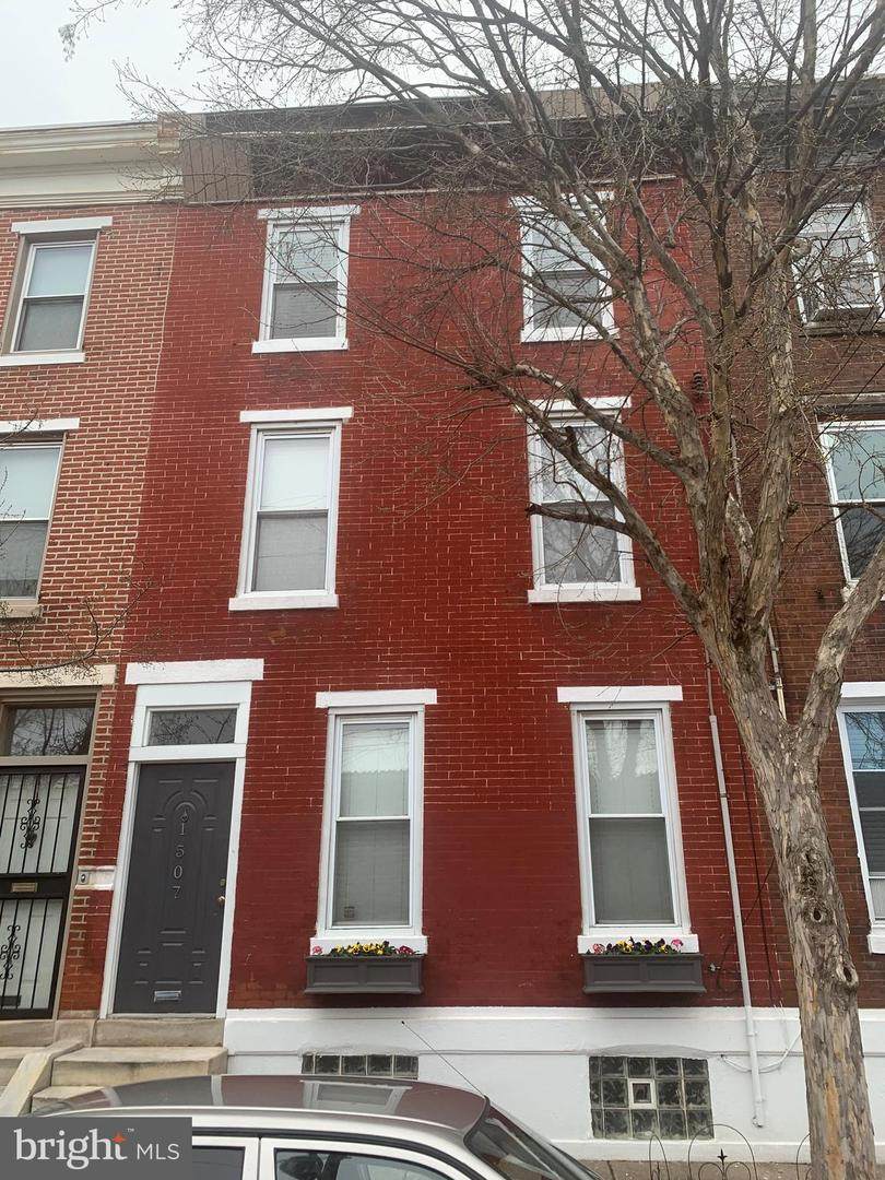 1507 Carpenter Street - Photo 1