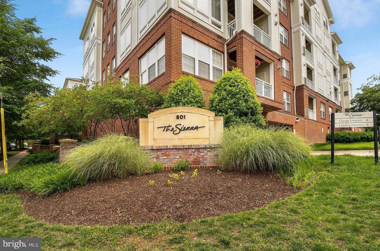 801 Greenbrier Street - Photo 1