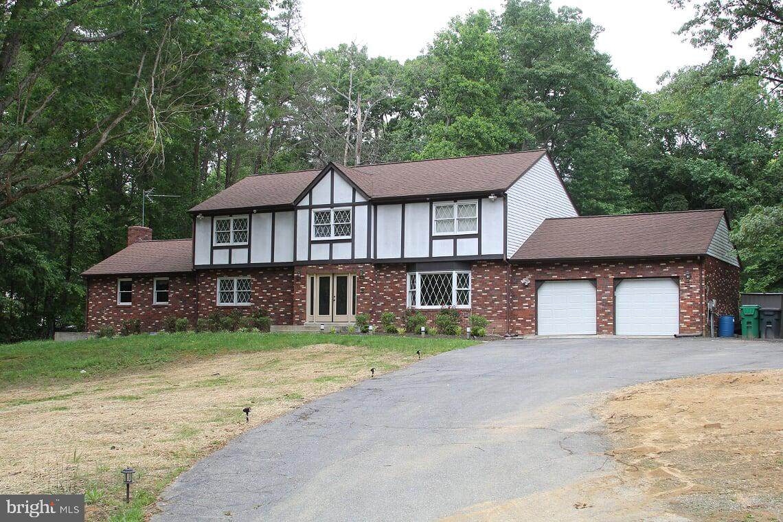 8820 King George - Photo 1
